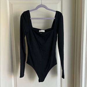 Babaton Contour Squareneck Longsleeve Bodysuit
